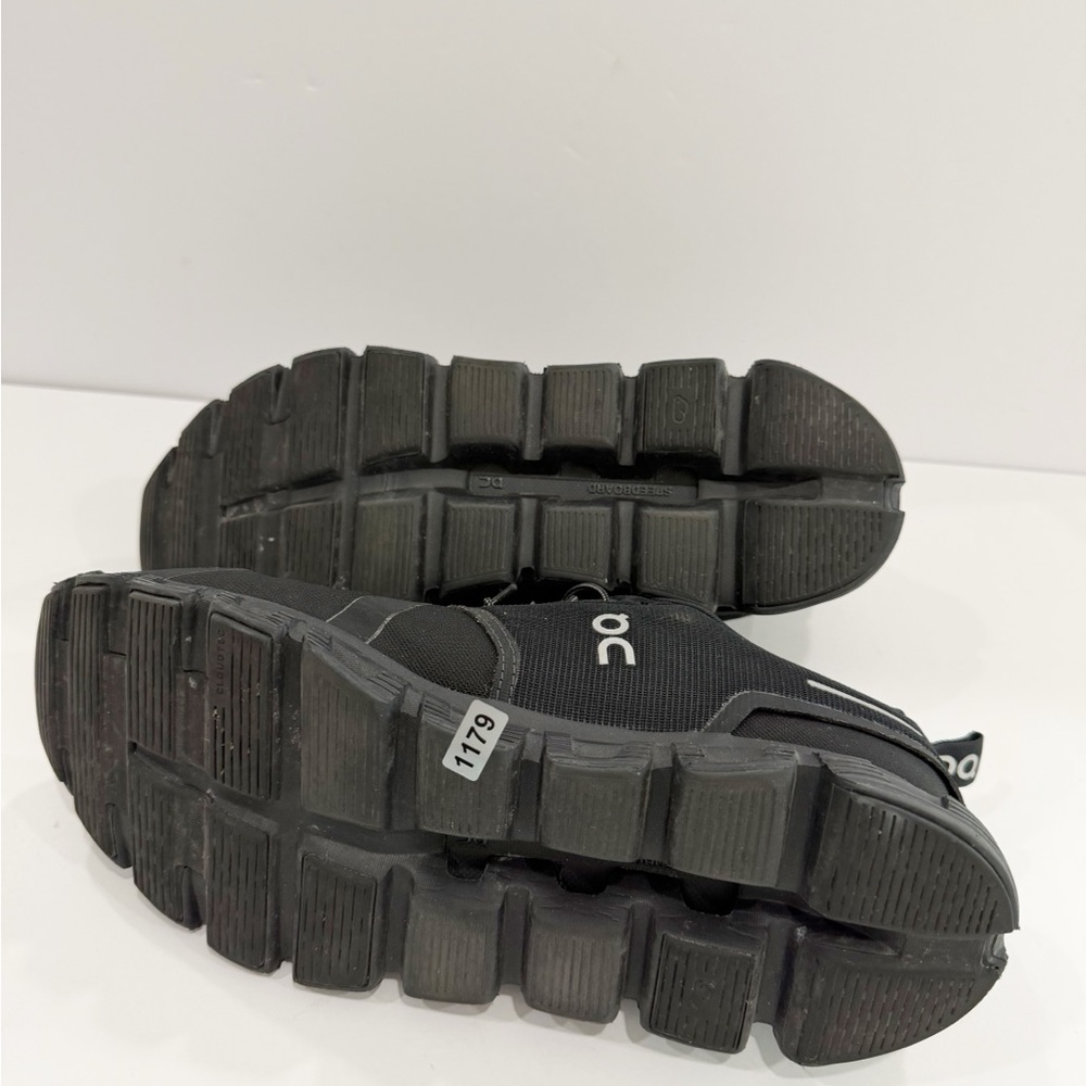 On Running Cloud 6 Waterproof Women’s Shoes - Picture 7 of 9